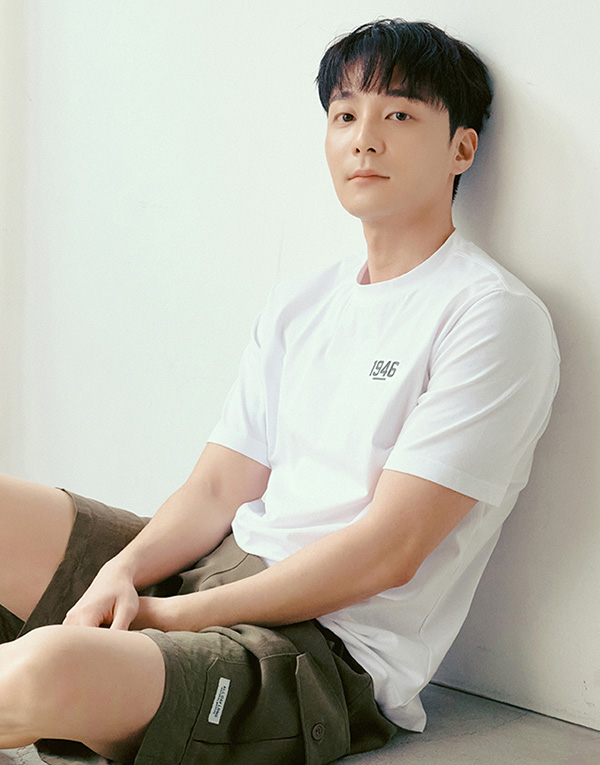 크루넥심플티[UMZ7009]