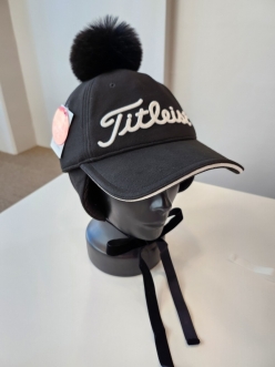 타이틀리스트 여성 귀도리 폼폼 방한캡