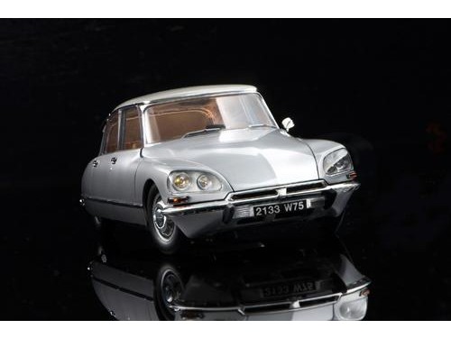 [EBR25009] EBBRO 1/24 Citroen DS21