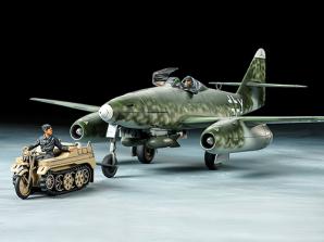 [25215] 1/48 Me262A-2a & Kettenkraftrad