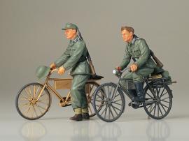 [35240] 1/35 German Soldiers with Bicycles