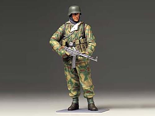 [36304] 1/16 WWII German Infantryman Winter Uniform