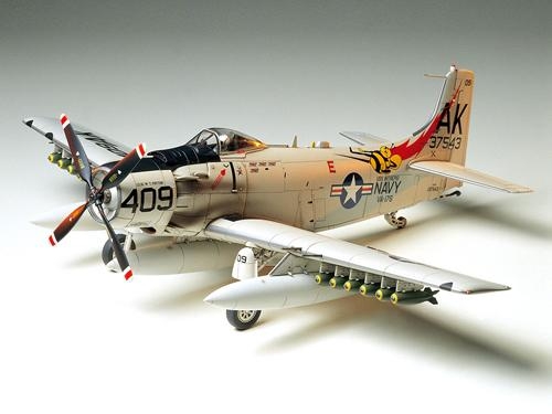 [61058] 1/48 Douglas A-1 Skyraider US Navy