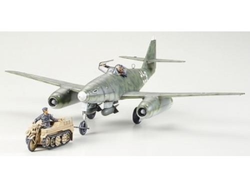 [61082] 1/48 Messerschmitt Me262A2A W/Kettenkraftrad