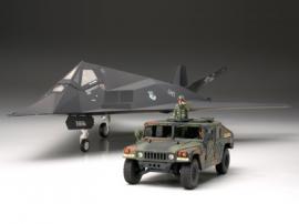 [89773] 1/48 F117A Nighthawk W/US Modern 4x4 Utility Vehicle Limited Edi.