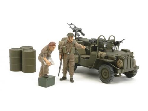 [25152] 1/35 SAS Car 1944 w/Figures