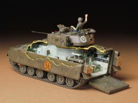 [35132] 1/35 US M2 Bradley IFV