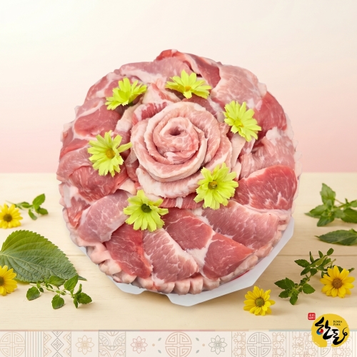 [한돈케이크] 국가대표정육점 무항생제한돈 국대1호 케이크 1.1kg (삼겹살-400g / 목살-300g / 항정살-200g / 가브리살-200g)