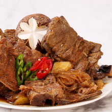 [신상품] 아이포크 고기 양 많은 한돈뼈찜 1.2kg (가공-1200g)