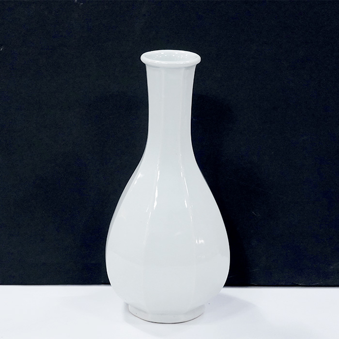 도암 지순택 백자팔각주병(29cm)
