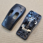 흑색 쌍(더블)중간스위치(S/W)-나사조립하는 형태