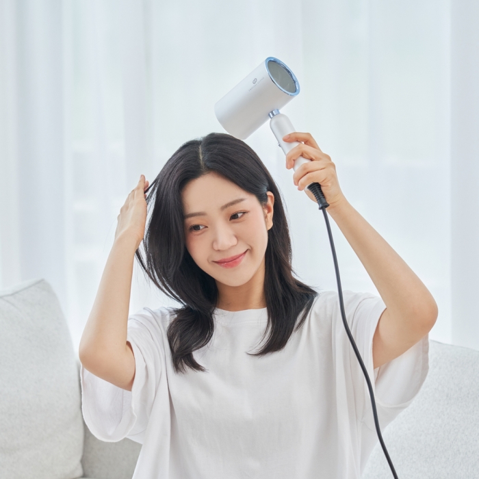 고출력 접이식 헤어 드라이기