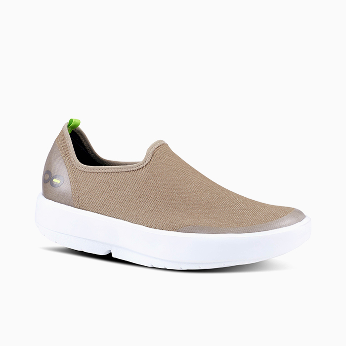 ☆韓国の人気☆【OOFOS】☆OOMG EEZE.E・UNISEX・23cm〜25cm☆ Men's OOmg eeZee Low Black Shoe – OOFOS