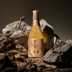 독산성 전투에서 지혜를 발휘해 왜적을 물리친 권율장군을 기리며 빚은 프리미엄 약주 '율' 차례주 [지관 케이스]